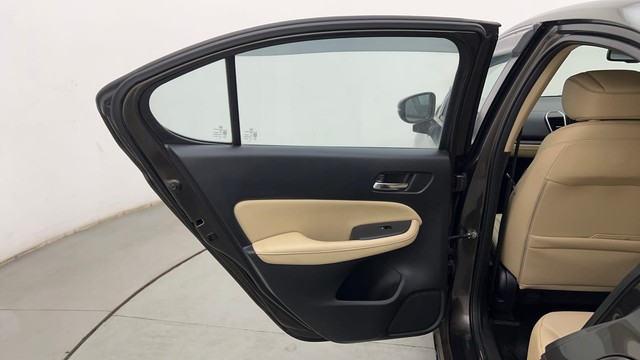 Second-hand 2021 Honda City ZX MT for sale in Mumbai-35