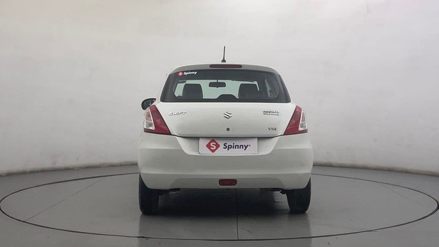 Second-hand 2012 Maruti Swift VXI for sale in Ahmedabad-4