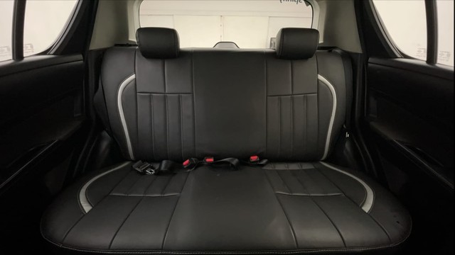 Second-hand 2012 Maruti Swift VXI for sale in Ahmedabad-25