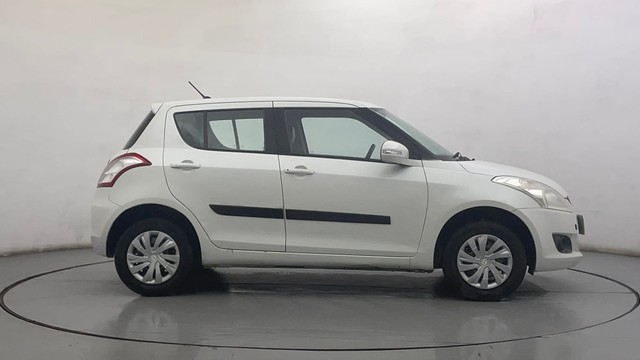 Second-hand 2012 Maruti Swift VXI for sale in Ahmedabad-2