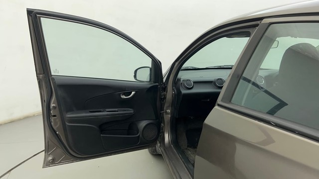 Second-hand 2015 Honda Brio VX for sale in Ahmedabad-34