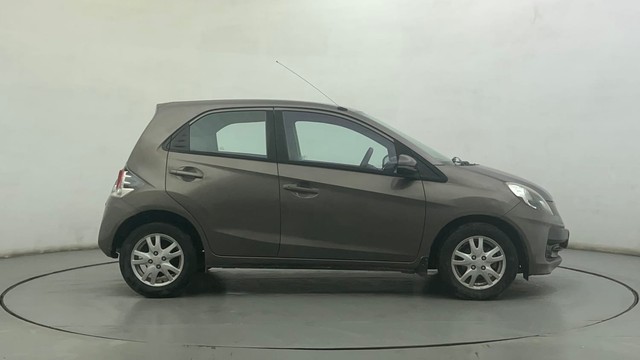 Second-hand 2015 Honda Brio VX for sale in Ahmedabad-2
