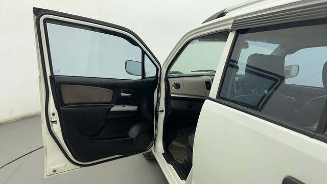 Second-hand 2014 Maruti Wagon R LXI BSVI for sale in Ahmedabad-32