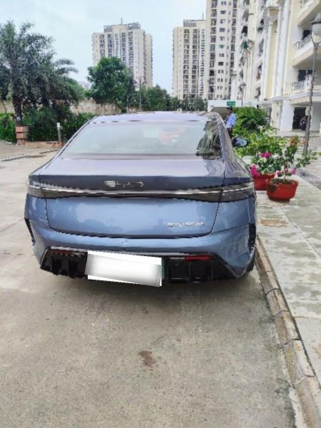 Second-hand 2024 BYD Seal Premium Range for sale in Lucknow-3