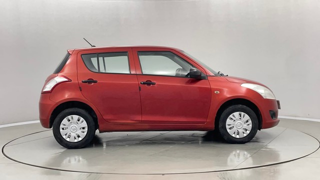 Second-hand 2013 Maruti Swift LXi for sale in Jaipur-2