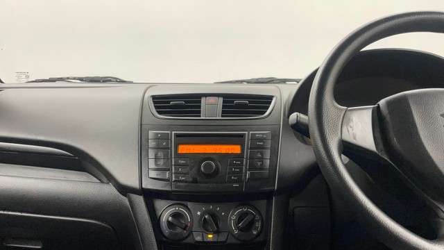 Second-hand 2013 Maruti Swift LXi for sale in Jaipur-30