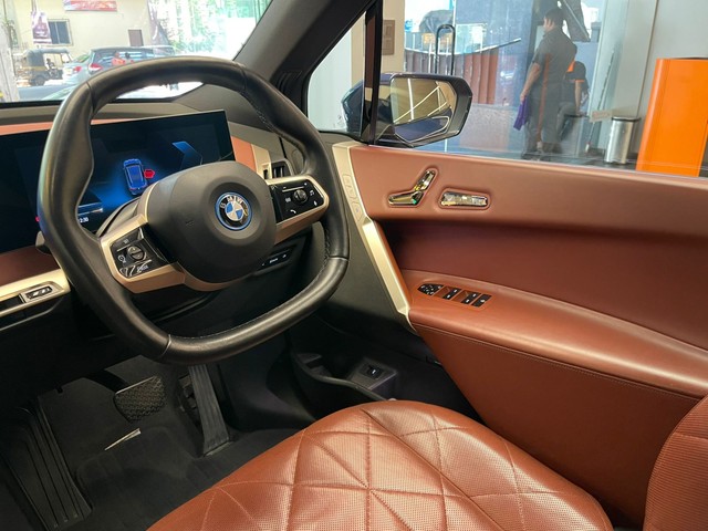 Second-hand 2022 BMW iX xDrive40 for sale in Mumbai-11