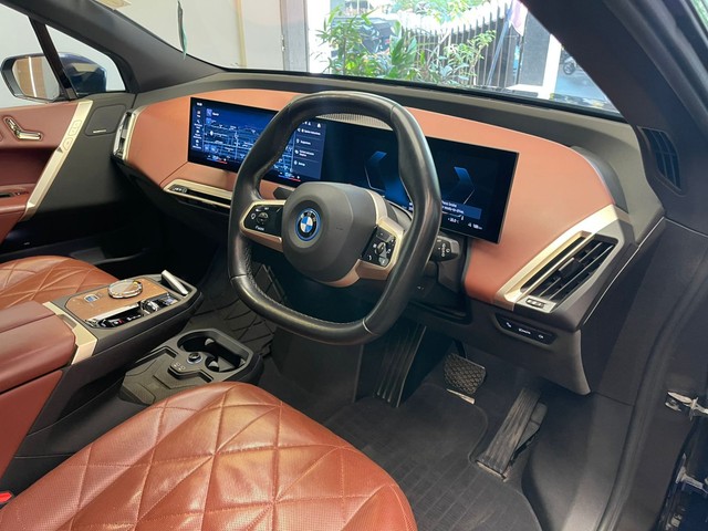Second-hand 2022 BMW iX xDrive40 for sale in Mumbai-21