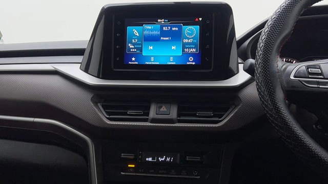 Second-hand 2022 Maruti Brezza Zxi for sale in Gurgaon-38