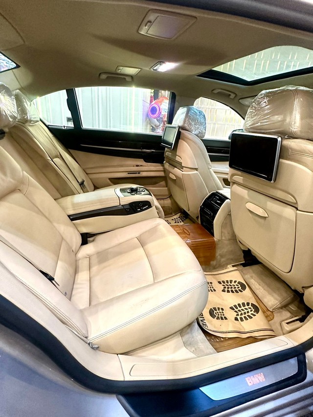 Second-hand 2014 BMW 7 Series Signature 730Ld for sale in New Delhi-6