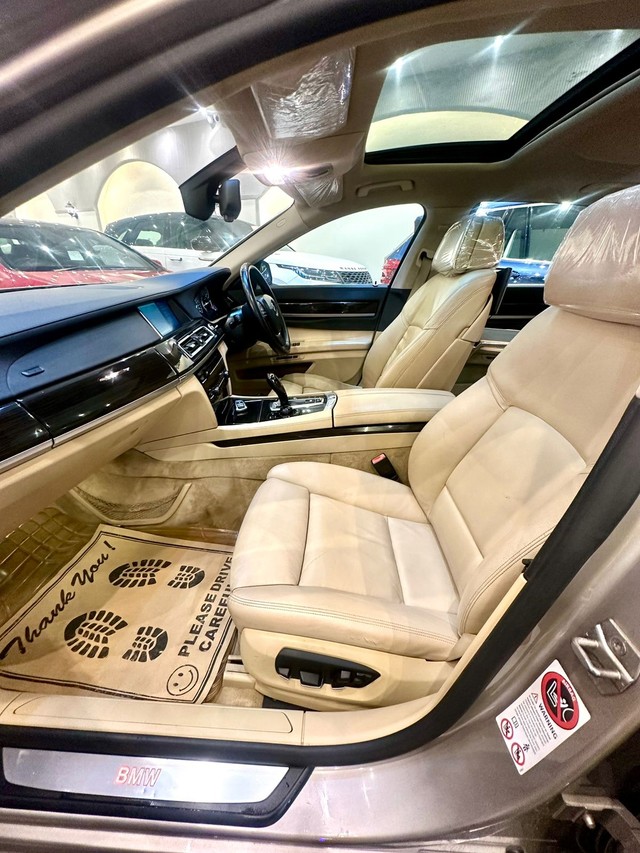 Second-hand 2014 BMW 7 Series Signature 730Ld for sale in New Delhi-21