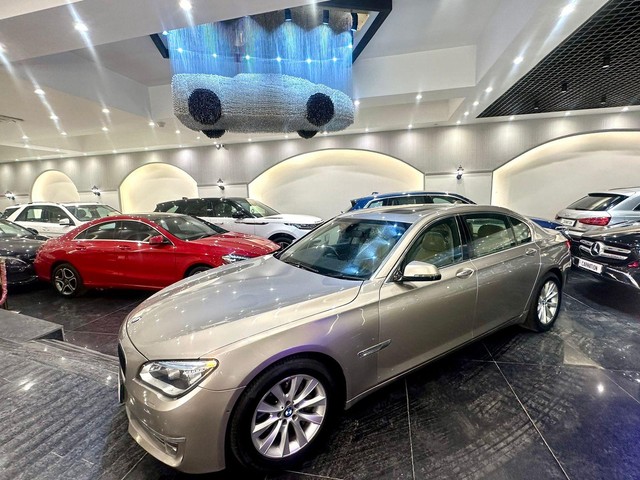 Second-hand 2014 BMW 7 Series Signature 730Ld for sale in New Delhi-14