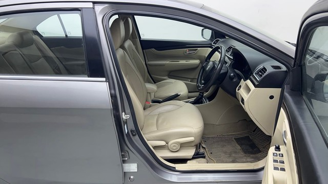 Second-hand 2017 Maruti Suzuki Ciaz Petrol for sale in Ghaziabad-15