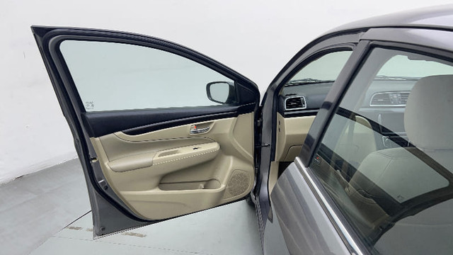 Second-hand 2017 Maruti Suzuki Ciaz Petrol for sale in Ghaziabad-38