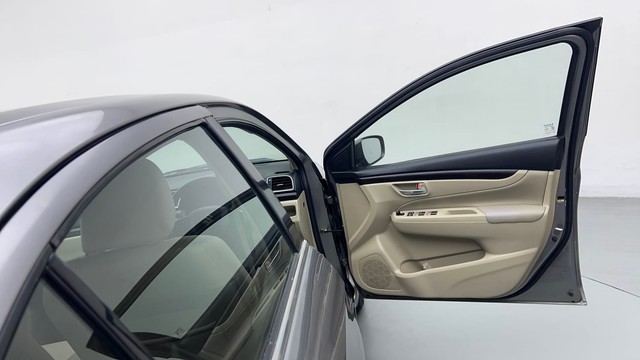 Second-hand 2017 Maruti Suzuki Ciaz Petrol for sale in Ghaziabad-16