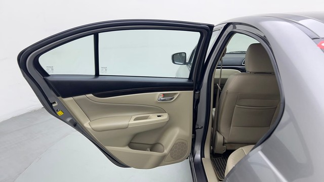 Second-hand 2017 Maruti Suzuki Ciaz Petrol for sale in Ghaziabad-35