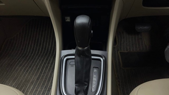 Second-hand 2017 Maruti Suzuki Ciaz Petrol for sale in Ghaziabad-12