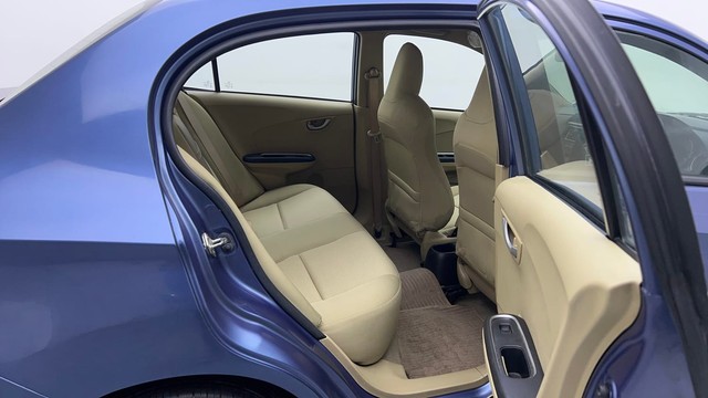 Second-hand 2016 Honda Amaze 2nd Gen VX for sale in Lucknow-28