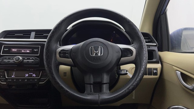 Second-hand 2016 Honda Amaze 2nd Gen VX for sale in Lucknow-39