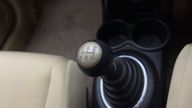 Second-hand 2016 Honda Amaze 2nd Gen VX for sale in Lucknow-12