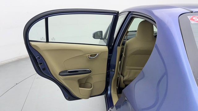 Second-hand 2016 Honda Amaze 2nd Gen VX for sale in Lucknow-27