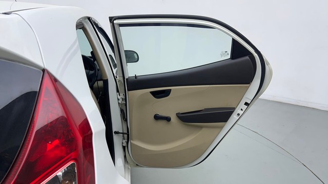 Second-hand 2015 Hyundai EON Magna for sale in Gurgaon-24