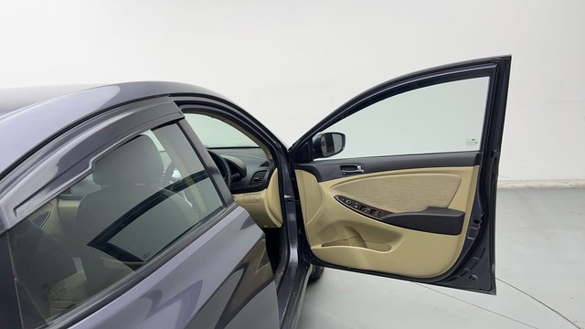 Second-hand 2014 Hyundai Verna 1.6 VTVT AT SX for sale in Gurgaon-16