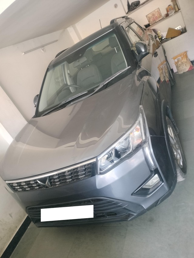 Mahindra XUV300 W8 Diesel Second-hand 2023 Mahindra XUV300 W8 Diesel for sale in Jaipur-0