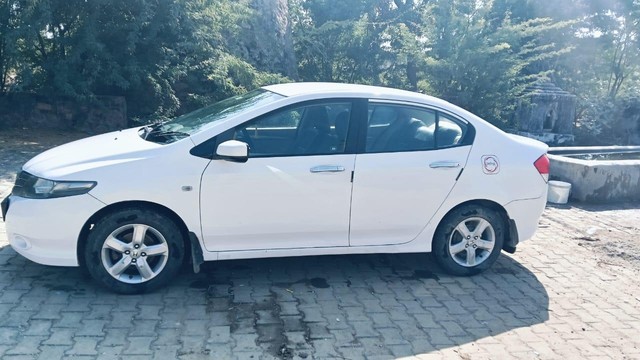 Second-hand 2010 Honda City 1.5 E MT for sale in Sikar-4