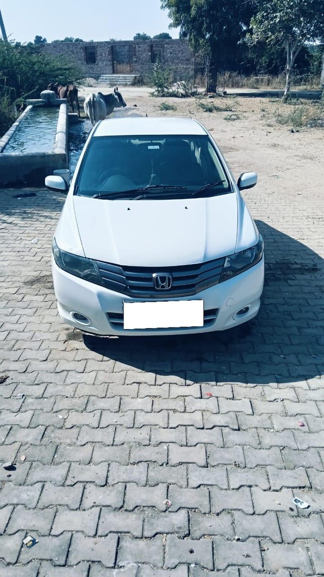 Second-hand 2010 Honda City 1.5 E MT for sale in Sikar-2