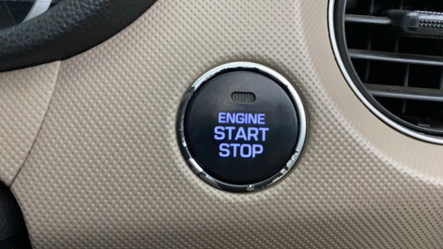 Second-hand 2015 Hyundai Grand i10 AT Asta for sale in Mumbai-23