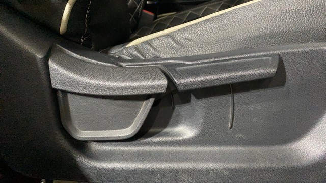 Second-hand 2023 Hyundai i20 Asta Opt IVT for sale in Kolkata-7