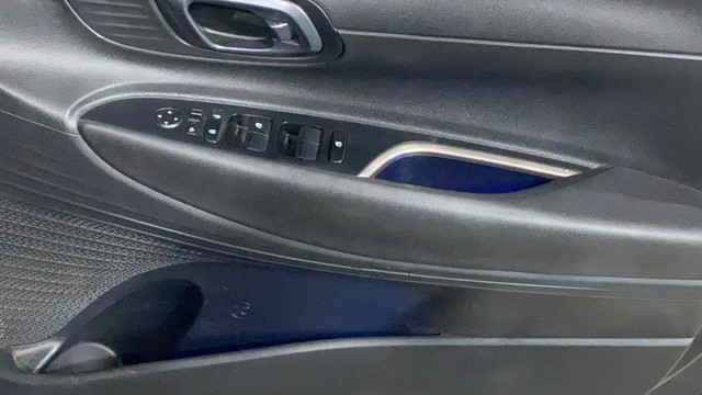 Second-hand 2023 Hyundai i20 Asta Opt IVT for sale in Kolkata-4