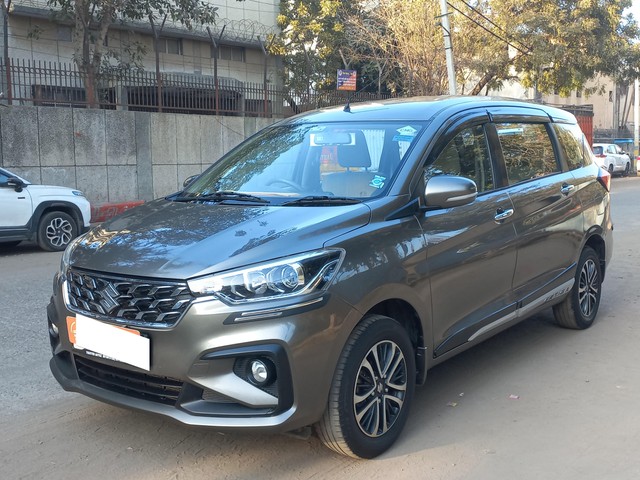 Second-hand 2022 Maruti Ertiga ZXI CNG for sale in New Delhi-4