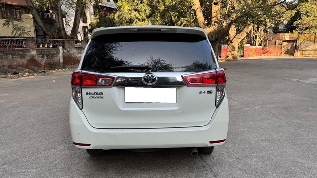 Second-hand 2020 Toyota Innova Crysta 2.4 G MT for sale in New Delhi-2