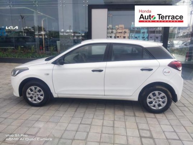 Second-hand 2016 Hyundai i20 Era 1.2 for sale in Pondicherry-5
