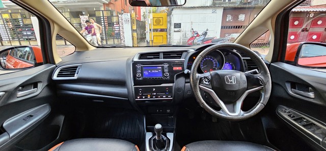 Second-hand 2015 Honda Jazz 1.5 V i DTEC for sale in Kolkata-17