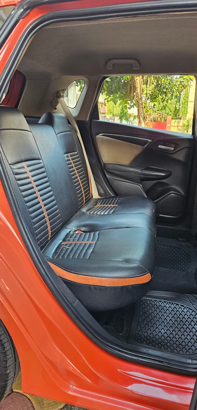 Second-hand 2015 Honda Jazz 1.5 V i DTEC for sale in Kolkata-20