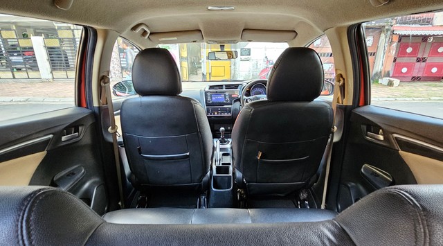 Second-hand 2015 Honda Jazz 1.5 V i DTEC for sale in Kolkata-18