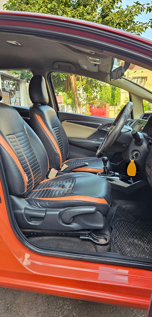 Second-hand 2015 Honda Jazz 1.5 V i DTEC for sale in Kolkata-21