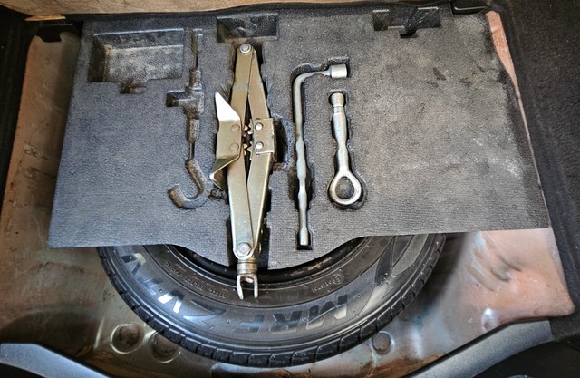 Second-hand 2015 Honda Jazz 1.5 V i DTEC for sale in Kolkata-15