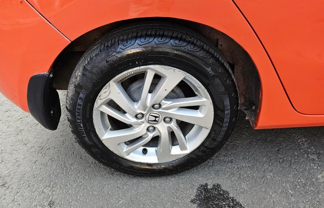 Second-hand 2015 Honda Jazz 1.5 V i DTEC for sale in Kolkata-7