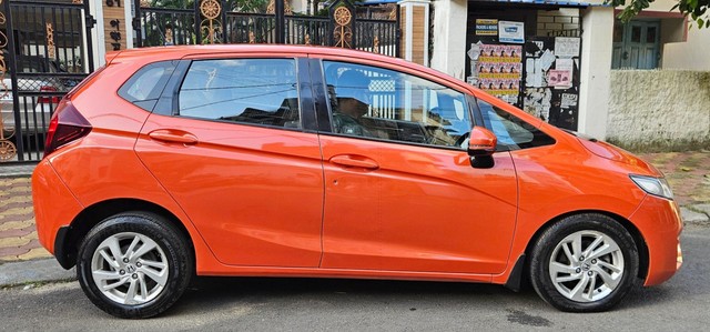 Second-hand 2015 Honda Jazz 1.5 V i DTEC for sale in Kolkata-6