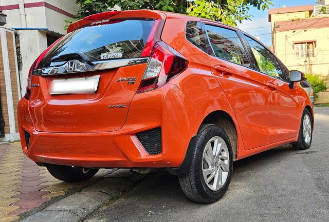 Second-hand 2015 Honda Jazz 1.5 V i DTEC for sale in Kolkata-8