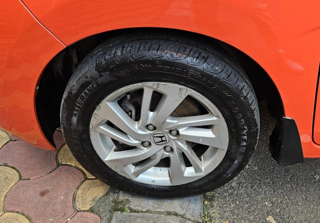 Second-hand 2015 Honda Jazz 1.5 V i DTEC for sale in Kolkata-16