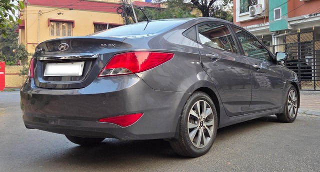 Hyundai Verna 1.6 SX CRDi (O) Second-hand 2015 Hyundai Verna 1.6 SX CRDi (O) for sale in Kolkata-16
