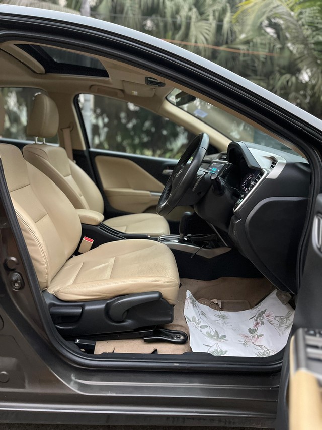 Second-hand 2017 Honda City i-VTEC CVT VX for sale in Mumbai-15