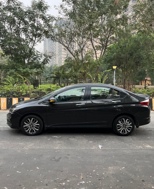 Second-hand 2017 Honda City i-VTEC CVT VX for sale in Mumbai-3