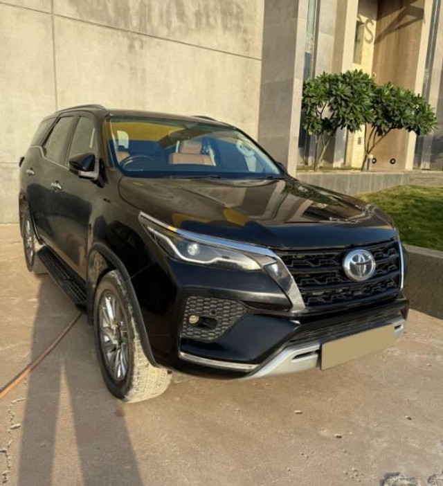 Toyota Fortuner 2.8 4WD AT Second-hand 2021 Toyota Fortuner 2.8 4WD AT for sale in Morbi-0