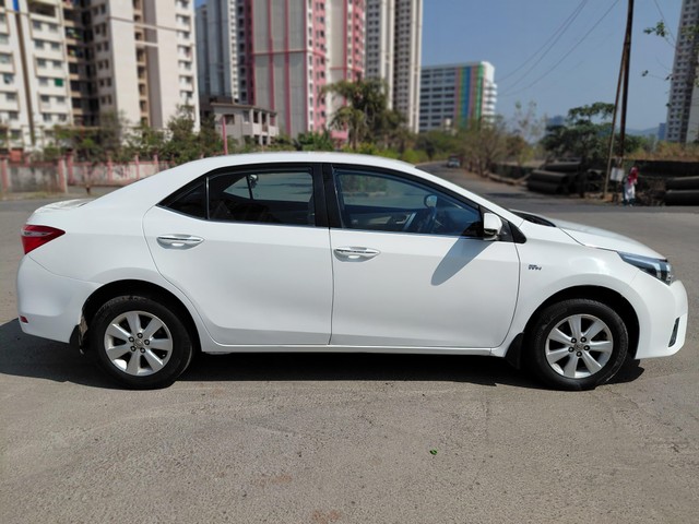 Second-hand 2015 Toyota Corolla Altis G AT for sale in Mumbai-1